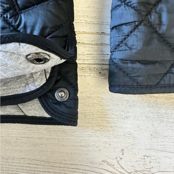 Authentic Burberry Boys 4Y Quilted Lightweight Windbreaker
Jacket Black - Picture 10 of 11